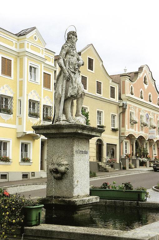 Hotel Sammer Neufelden エクステリア 写真